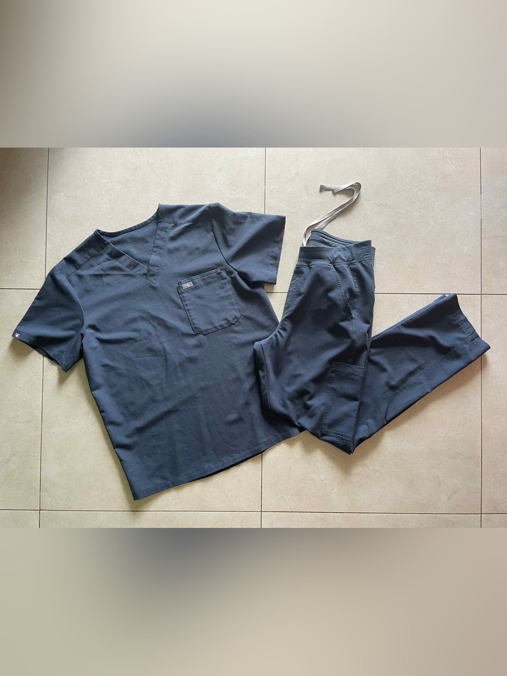 Men's Medium FIGS Scub